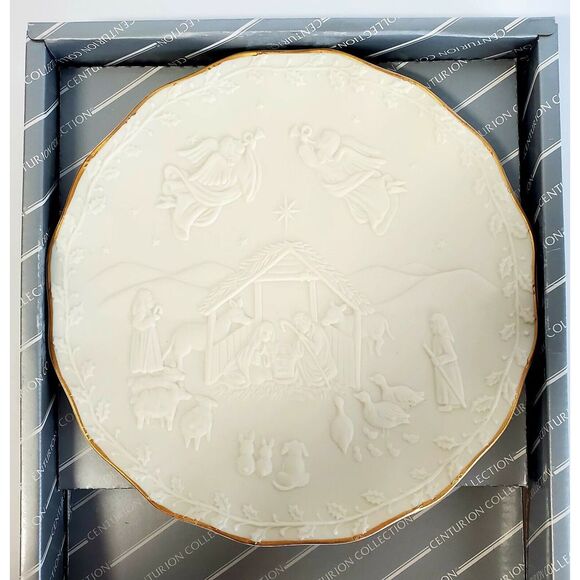 Centurion Collection Nativity Pattern Bisque 8.5"Plate w/ Wooden Stand NIB P3441 - Picture 4 of 9